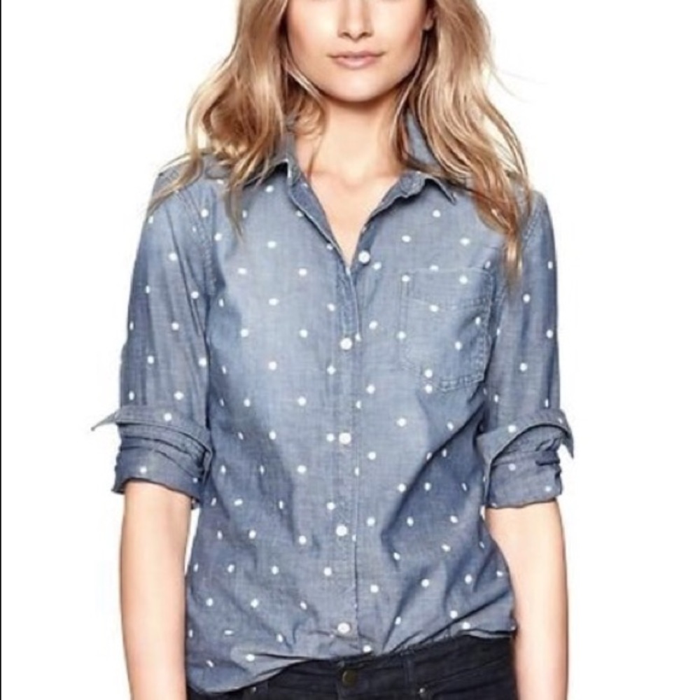 Gap chambray top with white dot accents